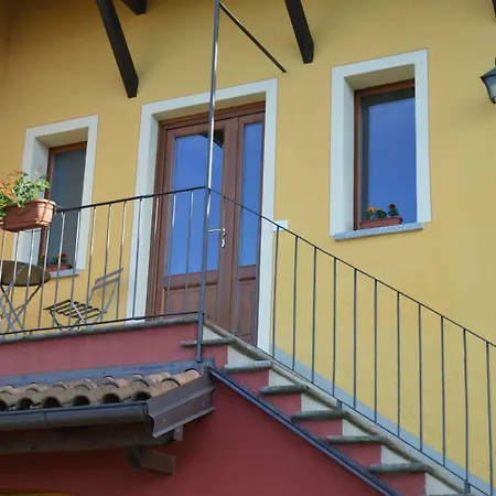 La Casa Gialla * ストレーザ